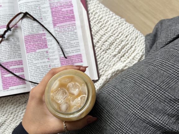 How to Build a Morning Routine That Honors God In College